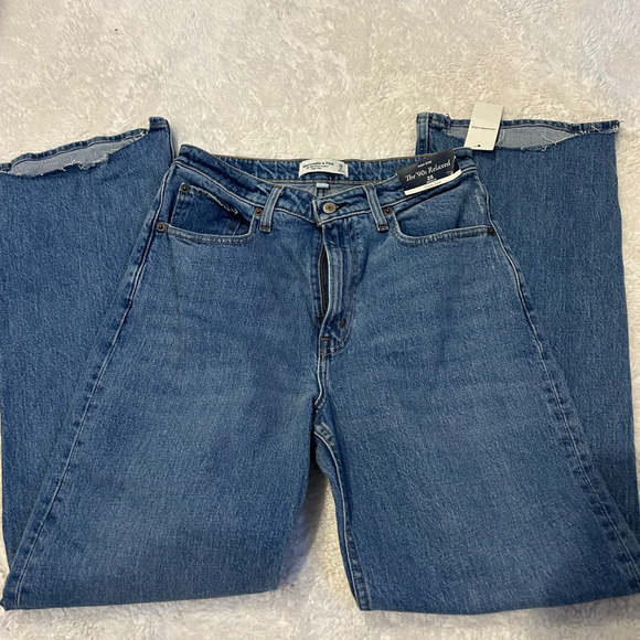 NWT Abercrombie & Fitch Women's Denim size 28 90s Relaxed High Rise Curve Love - Picture 2 of 7